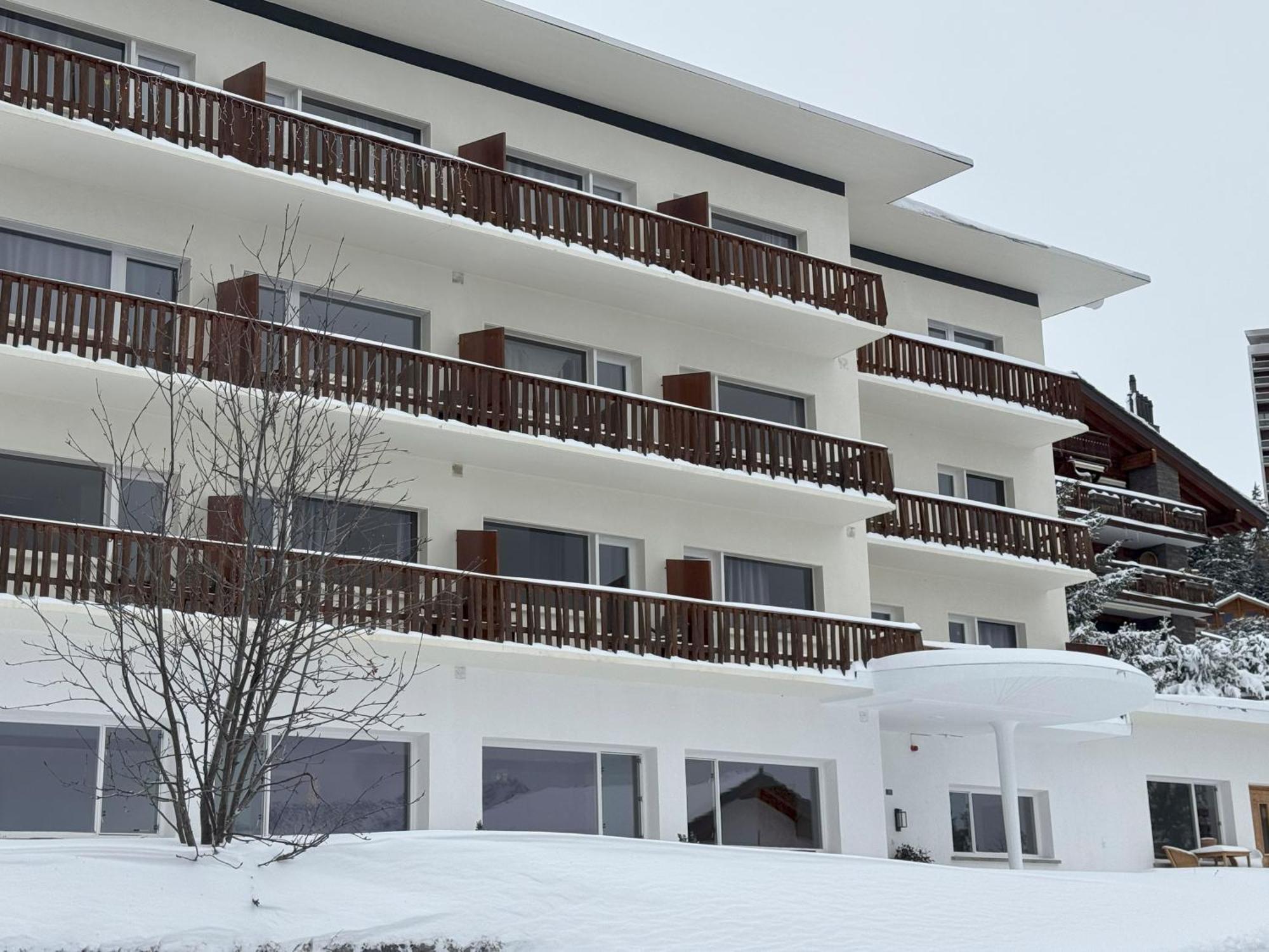 Crans Montana Suites Exterior photo