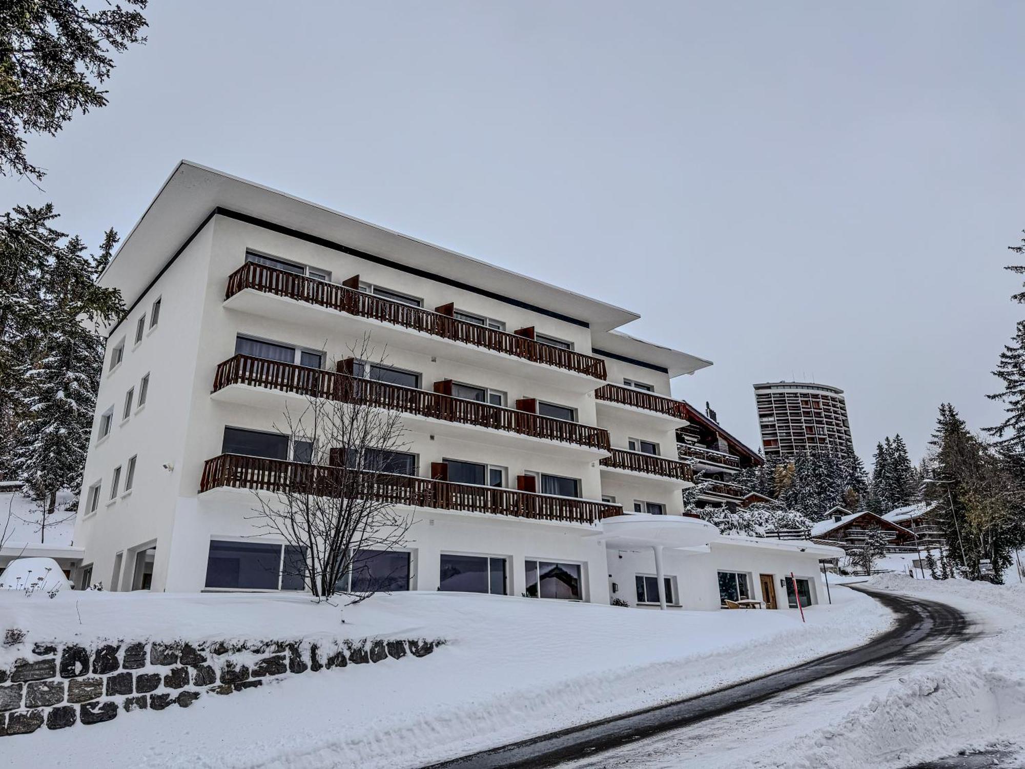 Crans Montana Suites Exterior photo