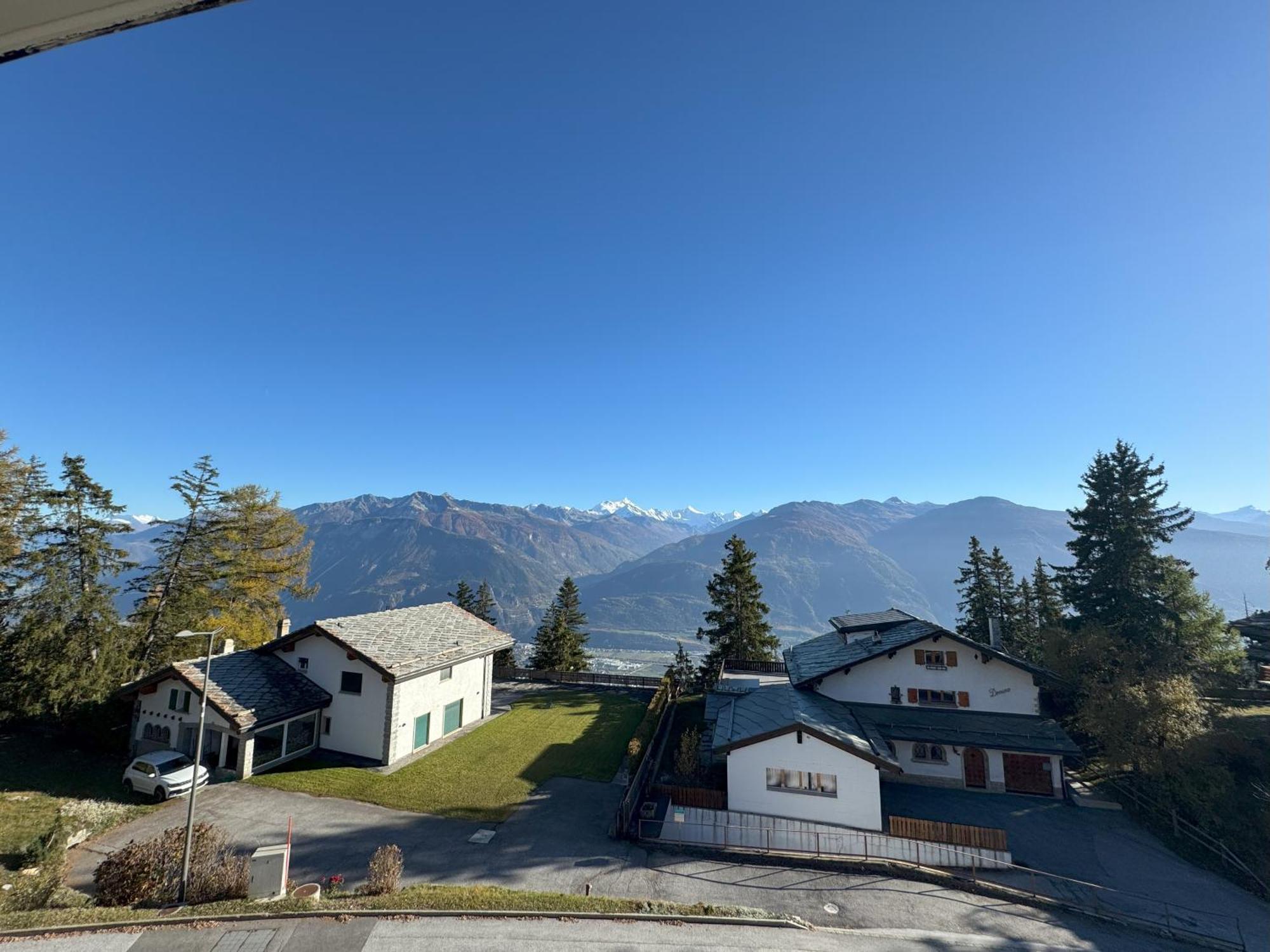 Crans Montana Suites Exterior photo